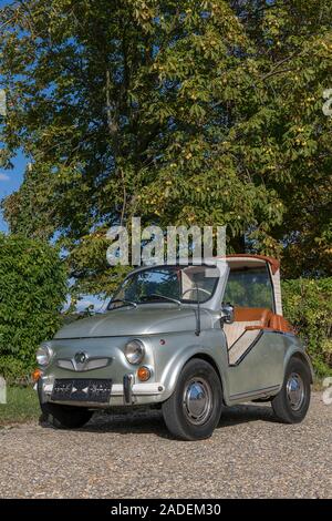 Oldtimer Puch 500 D, modifizierte Sacher, Baujahr 1974, 2 Zylinder, 493 ccm, 16 PS, 110 km/h, Kastanie, Österreich Stockfoto