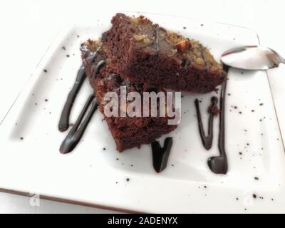 Köstliche Kuchen Schokoladenkuchen in einem spanischen Restaurant Stockfoto