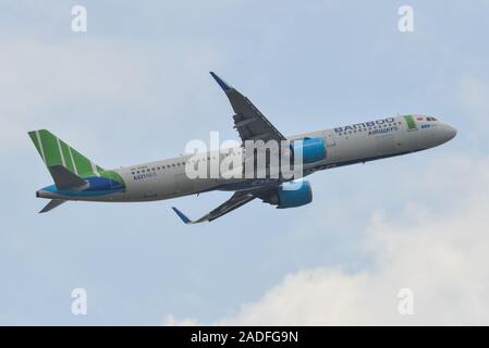 Saigon, Vietnam - 22.November 2019. VN-A589 Bambus Airways Airbus A321 NEO, die vom Flughafen Tan Son Nhat (SGN). Stockfoto