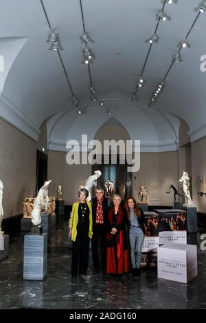 Madrid, Spanien. 04 Dez, 2019. Jeremy Irons besucht "Pintores y Reyes del Prado' Pressekonferenz im Museum El Prado in Madrid, Spanien, 04. Dezember 2019. Credit: Jimmy Olsen/Medien Punch *** Keine Spanien***/Alamy leben Nachrichten Stockfoto