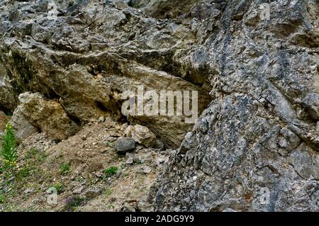 Shattered Kalkstein und Bergarbeiter pickwork in der Nähe einer Mine auf einen Steinbruch in der Nähe von Moos Harken Bradwell, Peak District Stockfoto