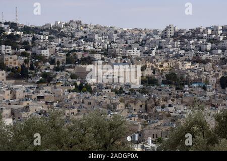 Einen Überblick über das Grabmal der Patriarchen, oder der Ibrahimi Moschee, in der geteilten Stadt Hebron, West Bank, am Mittwoch, 4. Dezember 2019. Der israelische Verteidigungsminister Naftali Bennet bestellten Beamten mit der Planung beginnen eine neue jüdische Siedlung im Herzen von Hebron, welche palästinensische Beamte sagen, ist eine Folge der Entscheidung der US-Präsident Donald Trump Siedlungen zu legitimieren. Foto von Debbie Hill/UPI Stockfoto