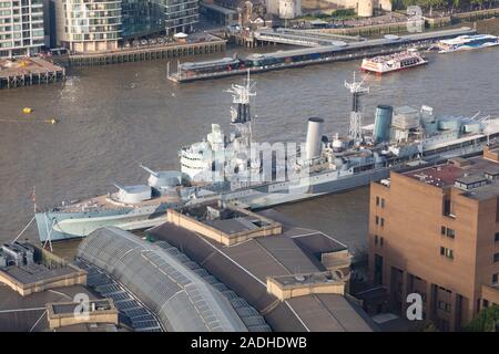 Imperial War Museum Schlachtschiff, HMS Belfast, günstig im Pool von London auf der Themse in London, England. Stockfoto