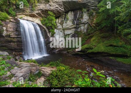 Looking Glass fällt im Pisgah National Forest, in der Nähe von Asheville, North Carolina Stockfoto