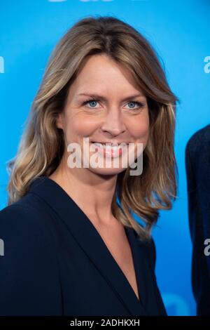 Hamburg, Deutschland. 03 Dez, 2019. Jessy Wellmer, Moderator, Porträt, Porträt, Porträt, 7/8-Einzelbild, einzigen Motiv, Jahrespressekonferenz der ARD, Programm Presse Konferenz, in Hamburg am 03.12.2019, | Verwendung der weltweiten Kredit: dpa/Alamy leben Nachrichten Stockfoto