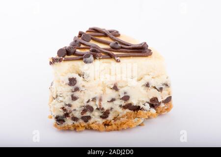 Chocolate Chip Cheesecake Dessert Gebäck mit Schokolade Nieselregen Stockfoto