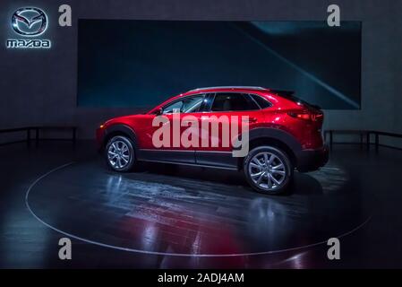 LOS ANGELES, CA/USA - November 21, 2019: ein Mazda CX-30 Crossover auf der Los Angeles Auto Show. Stockfoto