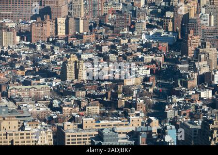 Die beeindruckende Skyline von Manhattan Island einschließlich das Empire State Building und das Chrysler Building in New York City, Vereinigte Staaten von Amerika Stockfoto