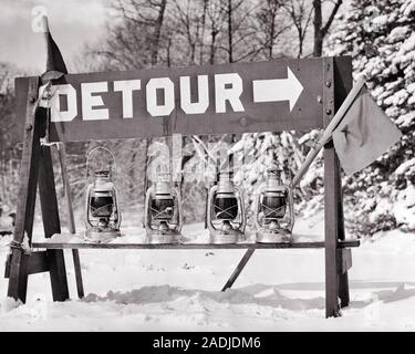 1920er Jahre 1930er Jahre alten STIL ROT KEROSIN GEFAHR LATERNEN KENNZEICHNUNG SCHNEE BLOCKIERT STRASSE UMWEG WARNUNG SCHLECHTES WETTER - s 8959 HAR 001 HARS HAR 001 KENNZEICHNUNG ALTMODISCH Stockfoto