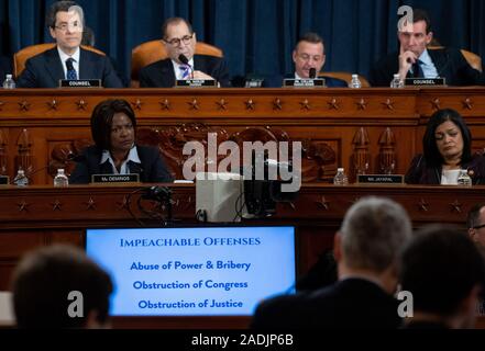 Washington, United States. 04 Dez, 2019. Washington DC, USA. 04 Dez, 2019. Das Haus richterlichen Ausschusses hält eine Anhörung über das Amtsenthebungsverfahren gegen US-Präsident Donald Trump auf dem Capitol Hill in Washington, DC, 4. Dezember 2019. Quelle: UPI/Alamy leben Nachrichten Stockfoto