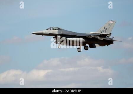 Lockheed Martin F-16C Fighting Falcon, 89-2026 Der 31 Fighter Wing, 510th Fighter Squadron, USAFE, schwanz Code 'AV' an Aviano AB, Italien Stockfoto