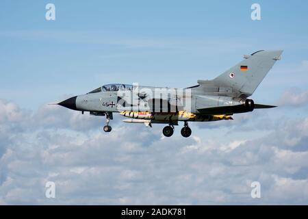 Panavia Tornado 46+23 von TLG 51, Deutsche Luftwaffe, in Schleswig Jagel, auf Übung an RAF Coningsby, Lincolnshire gesehen basieren Stockfoto