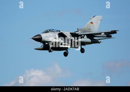 Panavia Tornado 46 +36 von TLG 51, Deutsche Luftwaffe, in Schleswig Jagel, auf Übung an RAF Coningsby, Lincolnshire gesehen basieren Stockfoto