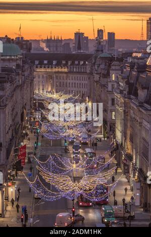 Regents Street Weihnachtsbeleuchtung von Oben Stockfoto