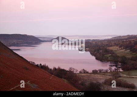 Sonnenuntergang über Ullswater, im englischen Lake District Stockfoto