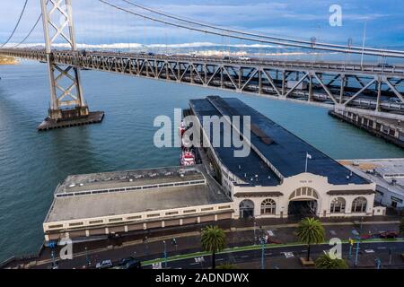 Pier 24 Fotografie Galerie (und Pier 26), Embarcadero, San Francisco, CA, USA Stockfoto