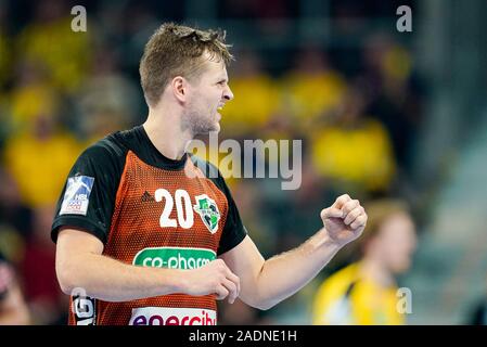 04 Dezember 2019, Baden-Württemberg, Mannheim: Handball: DHB-Pokal, Rhein-Neckar-Löwen - TSV Hannover-Burgdorf, Hauptrunde, K.o.-Runde Viertelfinale, in der SAP-Arena. Hannovers Fabian Böhm jubelt über ein Tor. Foto: Uwe Anspach/dpa Stockfoto