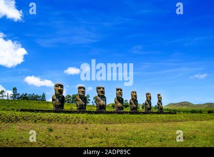 Moai am at Ahu Akivi Website auf der Osterinsel, Rapa Nui; Valparaíso Region; Chile; Isla de Pascua. Stockfoto