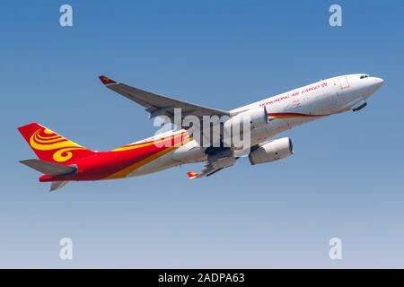 Hongkong, China - September 20, 2019: Hongkong Air Cargo Airbus A330-200F Flugzeug am Flughafen Hong Kong (HKG) in China. Stockfoto