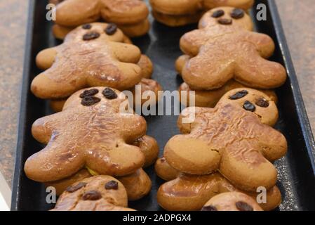 Sortiment von frisch gebackenem Lebkuchen Cookies angehäufte Höhe Stockfoto