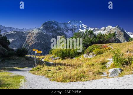 Gelmer See in der Nähe von der Grimselpass in den Schweizer Alpen, Gelmersee, Schweiz, Berner Oberland, Schweiz. Stockfoto