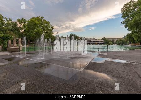 Schöne und die Brunnen auf dem Platz im Park in der Stadt von Plovdiv, diese alte Stadt auf sieben Hügeln im Süden Bulgariens. Stockfoto