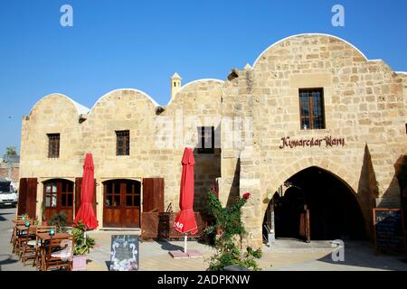 Vorgängerbaues verspielte Herberge (Kumarcilar Han), ehemalige Karavanserei, Nikosia, Türkische Republik Nordzypern Stockfoto