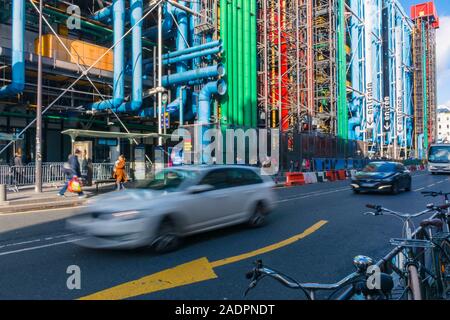 Paris, Frankreich - 7 November, 2019: nationale Kunst- und Kulturzentrum Georges Pompidou (Renzo Piano und Richard Rogers, 1977) Industrial Design. Wählen Stockfoto