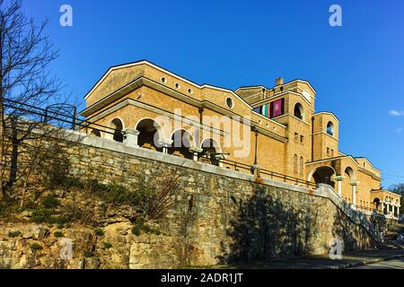 VELIKO Tarnovo, Bulgarien - April 9, 2017: Sonnenuntergang der Staatlichen Kunstgalerie Boris Denev in Stadt Veliko Tarnovo, Bulgarien Stockfoto