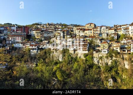 VELIKO Tarnovo, Bulgarien - April 9, 2017: Panorama der Stadt Veliko Tarnovo, Bulgarien Stockfoto