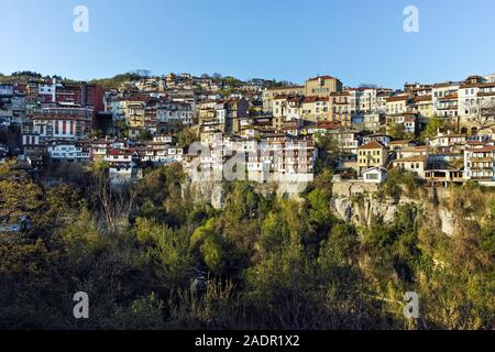 VELIKO Tarnovo, Bulgarien - April 9, 2017: Panorama der Stadt Veliko Tarnovo, Bulgarien Stockfoto