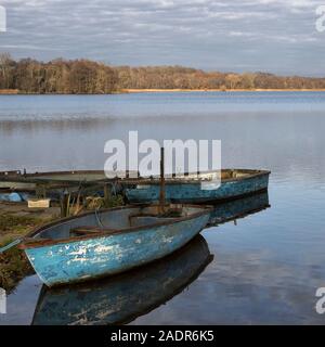 Hantieren in Boote ... Moore neben der Promenade Stockfoto