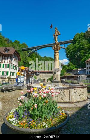 Schweiz, Fribourg, Rue de La Palme, Loyalität Brunnen Stockfoto