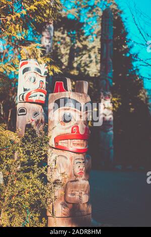 Vancouver, British Columbia - 28.November 2019: Totem Pole an der Capilano Suspension Bridge Park in North Vancouver Stockfoto