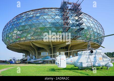 Belgrad, SERBIEN-19 Jun 2019 - Blick auf das Wahrzeichen Aeronautical Museum Belgrad (Ehemaligen jugoslawischen Luftfahrttechnischen Museum) Neben der Belgrader Ni entfernt Stockfoto