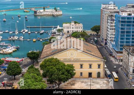 Schöne Aussicht auf die Innenstadt von Gebäuden im historischen Zentrum von Salvador, Bahia, Brasilien Stockfoto