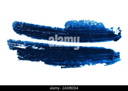 Abstrich des blauen Lippenstift. Kosmetik Konzept. Element isoliert auf Weiss. Stockfoto