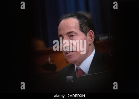 United States Vertreter Jamie Raskin (Demokrat von Maryland) spricht während des United States House Committee auf die Justiz Anhörung mit Verfassungsrecht Experten Noah Feldman, der Harvard University, Pamela Karlan, von der Stanford University, Michael Gerhardt, der Universität von North Carolina und Jonathan Turley von der George Washington University Law School auf dem Capitol Hill in Washington, DC, USA am Mittwoch, 4. Dezember 2019. Credit: Stefani Reynolds/CNP | Verwendung weltweit Stockfoto