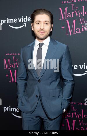 New York, NY - Dezember 3, 2019: Michael Zegen besucht die wunderbare Frau Maisel Staffel 3 TV-show Premiere im MoMA Stockfoto