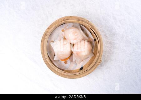 Baozi chinesische Knödel auf Bambus-Dampfer Stockfoto