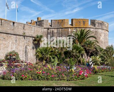 St. Malo, Frankreich - 14. September 2018: Die stadtmauer von St. Malo in der Bretagne, Frankreich Stockfoto