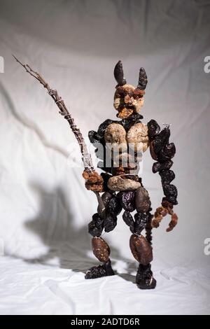 Krampus aus getrockneten Früchten Stockfoto