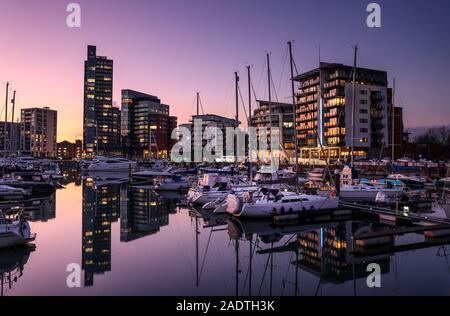 Ocean Village Marina in Southampton, Hampshire, Großbritannien. Stockfoto