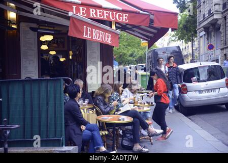 Frankreich: Cafe leben in Montmartre, pasakdek Stockfoto