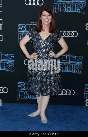 Los Angeles, CA. 4. Dez, 2019. Kate Flannery in der Ankunftshalle für Spione IN DER VERKLEIDUNG Premiere, El Capitan Theatre, Los Angeles, CA 4. Dezember 2019. Credit: Priscilla Grant/Everett Collection/Alamy leben Nachrichten Stockfoto