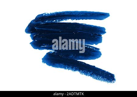 Abstrich des blauen Lippenstift. Kosmetik Konzept. Element isoliert auf Weiss. Stockfoto