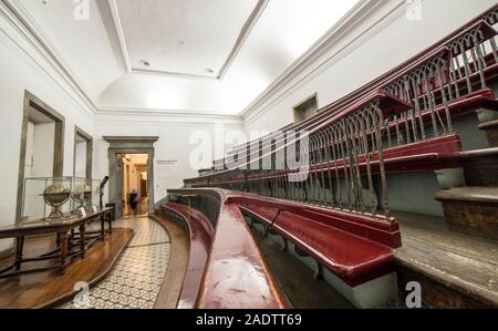 Coimbra, Portugal - 6. September 2019: Wissenschaftsmuseum der Universität Coimbra. Astronomie-Vortragsraum Stockfoto