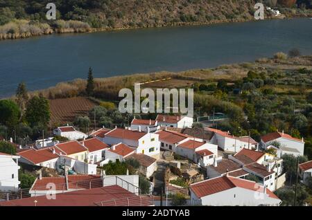 Guerreiros do Rio (Alcoutim, Alentejo), einem kleinen Dorf im unteren Tal des Guadiana Stockfoto