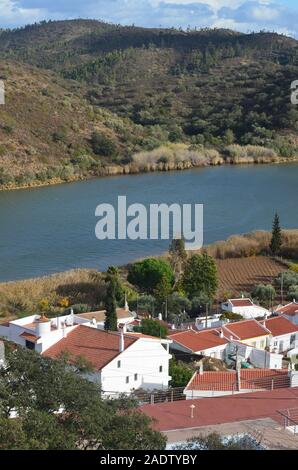 Guerreiros do Rio (Alcoutim, Alentejo), einem kleinen Dorf im unteren Tal des Guadiana Stockfoto