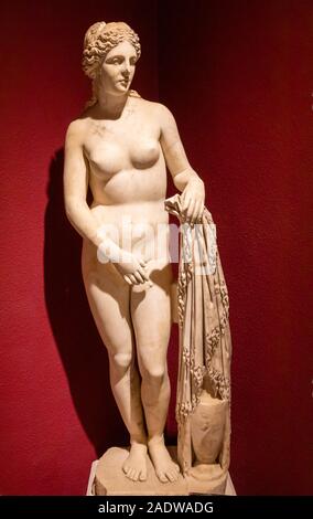 Statue der Aphrodite, Archäologisches Museum Antalya, Antalya, Türkei Stockfoto